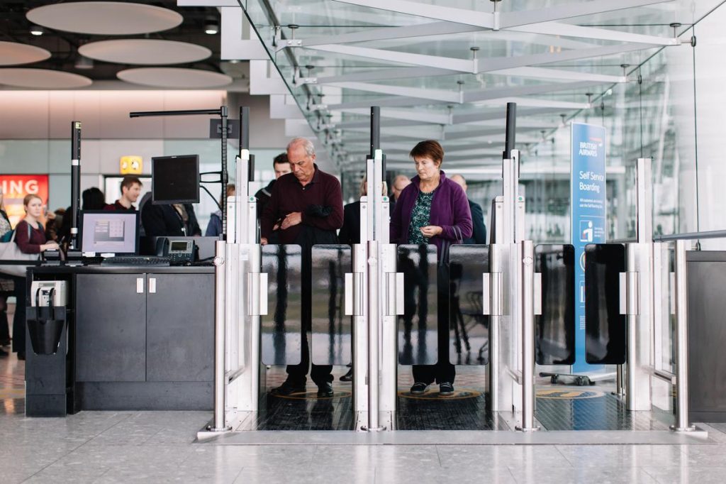Self Service Boarding Gates hos British Airways Heathrow Terminal 5. Foto: Stuart Bailey/British Airways