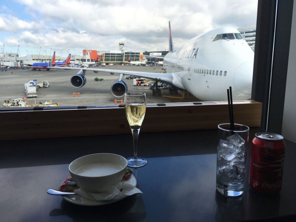 Champagne og suppe.