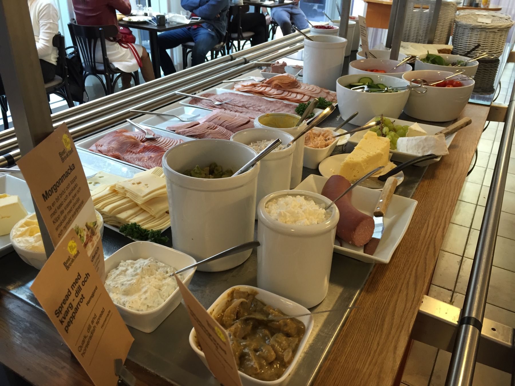 Utvalget av kalde retter til frokost.