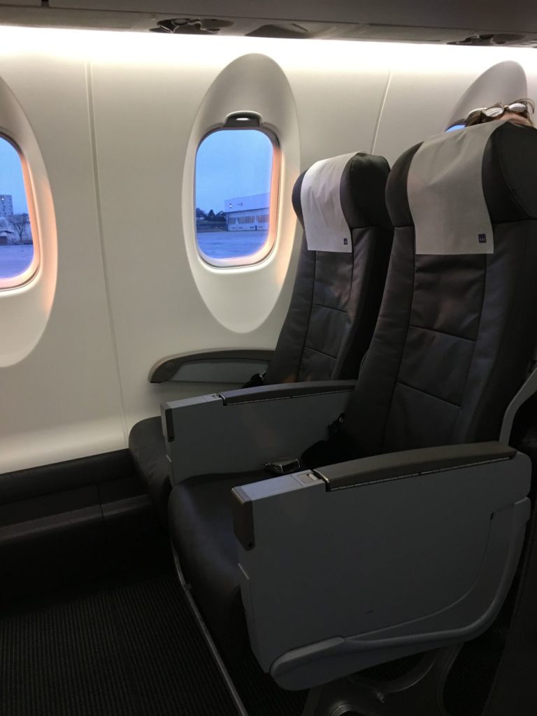 Utsikt mot setene 2DF om bord EI-FPH "Bikke Viking".